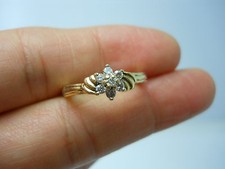 GORGEOUS 10K Y/G LADIES