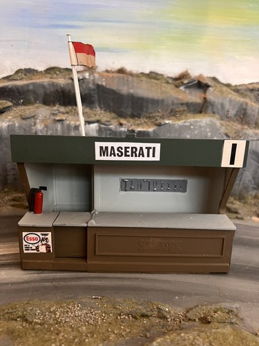 Vintage scalextric pit - vintage,