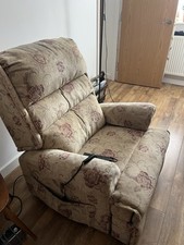 Riser Recliner Chair for Seniors Power Lift with Remote Control