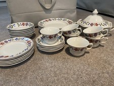 Adams Old Colonial 31 Piece