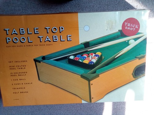 Table top pool table