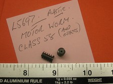 00 HORNBY SPARES L5697 PLASTIC MOTOR WORM CLASS 58 ETC  2 OFF