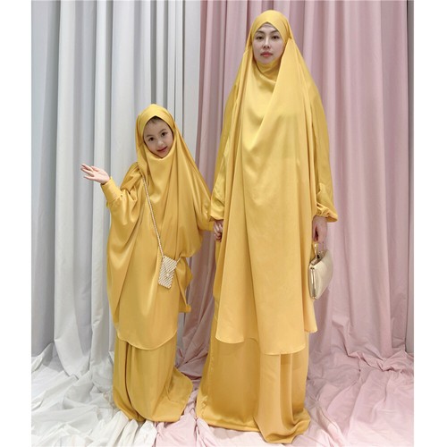 Women girls overhead - girls,
