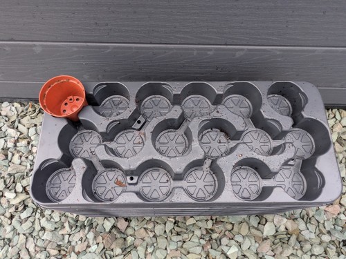 Used plant pot drip - 25, used,