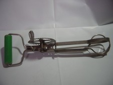 Vintage Sky-Line Hand Whisk Mixer 1950s Egg Beater Green Wooden Handle RARE