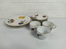 Royal Worcester Evesham Gold 3
