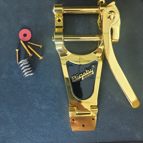 Ship gold vibrato - ship,