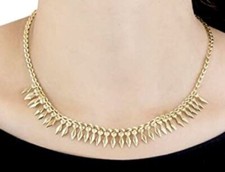 Elegant 9ct Yellow Gold