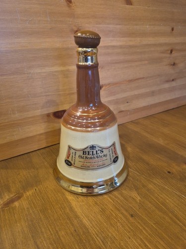 Wade bells old scotch whisky - old,