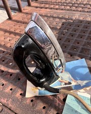 VINTAGE 1960s ELECTRIC IRON