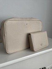 Johnny Loves Rosie Matching