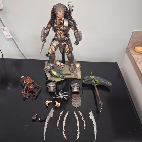 Hot toys mms250 avp - toys,