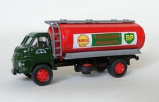 LLEDO VANGUARDS 1:64 SCALE VA7001 BEDFORD S TYPE TANKER LORRY SHELL BP BOXED