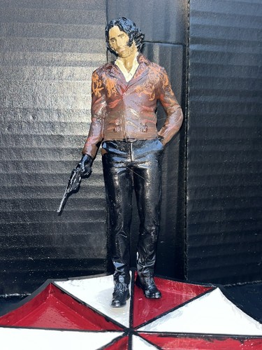 Resident evil figure luis - evil,
