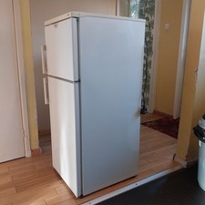 Whirlpool fridge with freezer