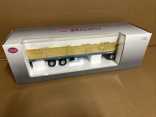 Maupu trailer with potato - 1/32,