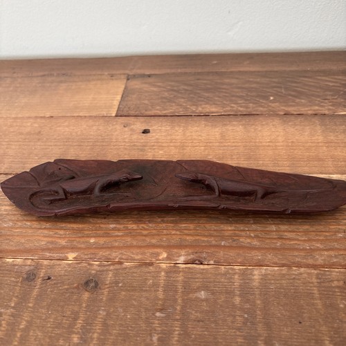Carved pair lizards iguanas - carved,