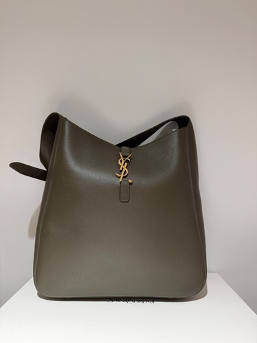 Saint laurent ysl - saint,