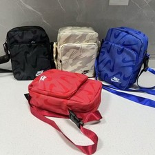 NIKE SPORTSWEAR ESSENTIALS S