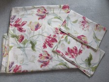 Laura Ashley Gosford Cranberry Kingsize Duvet Cover & 2 Pillowcases