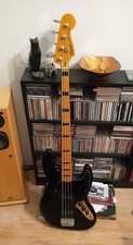 Squier Classic Vibe 70s Jazz Bass - Maple Fingerboard - Black - 2020