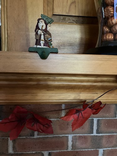 Stocking holder cast iron - stocking, holder.