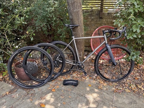 Seven landrace titanium - titanium, bike