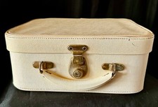 Mod 1960s Pixie Vintage Off-White Vinyl overnight vanity case, hand luggage