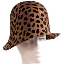Guerra Ladies Hat Size 55cm Pure Felt wool cloche hat LEOPARD print Italy 1855