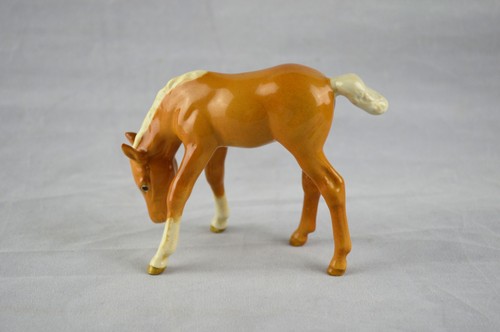 Beswick 946 palomino foal - palomino, /