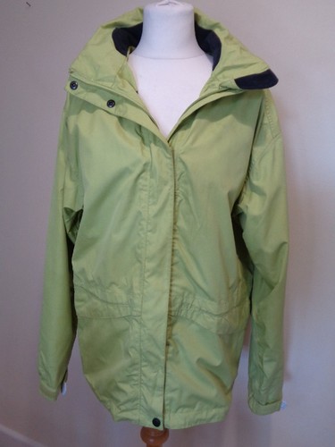 Vaude green hooded waterproof - green,
