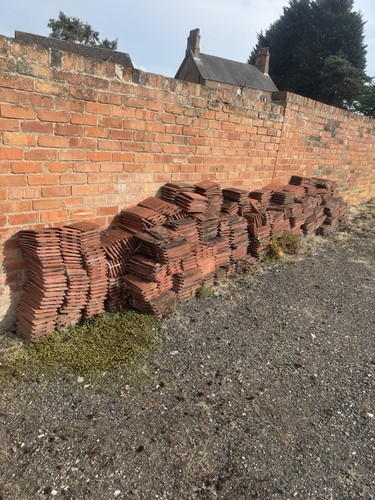 Red clay roof tiles 320 - red,