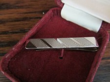 WILLIAM H MANTON  - SOLID SILVER engine turned TIE CLIP  Hallmarked 1982 BOXED
