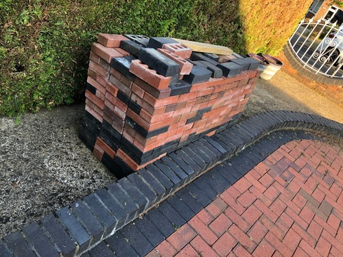Pile driveway paving - pile, of