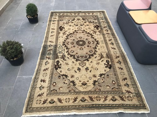 Vintage rug 5x8 - ft,, brown