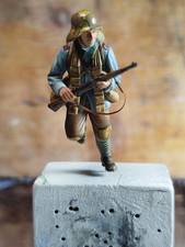 1:35 Built & Painted WW1 German assault trooper (B)