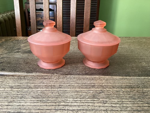 Davidson pink glass - , dressing