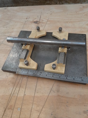 Bench holding vees - bench, off