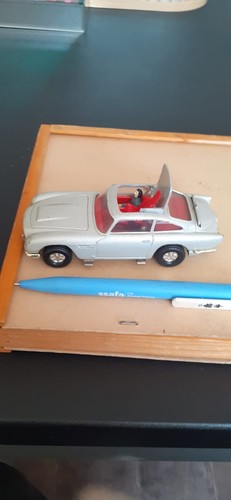 Corgi toys james bond aston - toys,