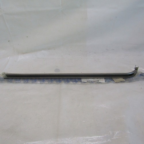 Sliding side door guide - door,