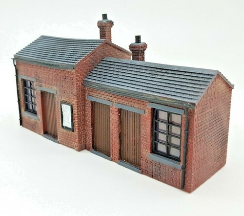 Lineside small hut office - small,
