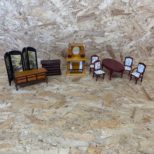 Wooden vintage dolls house - vintage,