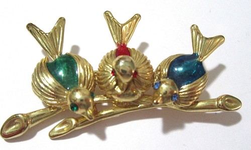 Pretty trio three birds a - birds, on