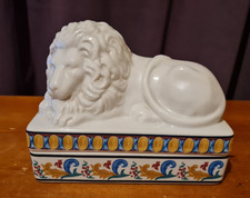 ELIZABETH ARDEN EXCLUSIVE LION