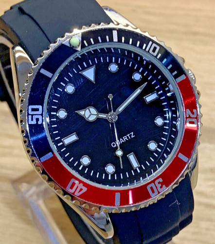 Divers style homage quartz