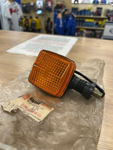 Yamaha rear flasher light assy - yamaha,