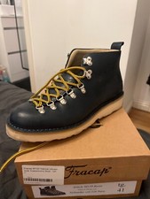 mens fracap boots blue mint condition 