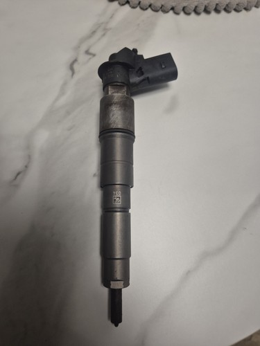 Bmw fuel injector pin - x5,