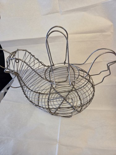 Vintage metal wire - hen, egg