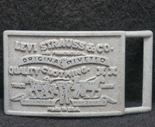 XC11105 VINTAGE 1970s **LEVI STRAUSS** WESTERN QUALITY CLOTHING MENS BELT BUCKLE